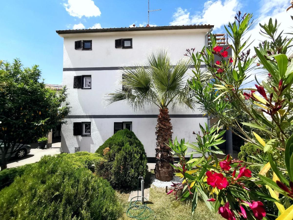 Apartmani Andrea Pula Exterior foto